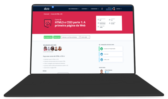 Notebook com a alura plus aberta